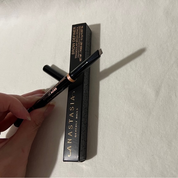 🌟NIB🌟ANASTASIA BEVERLY HILLS Brow Definer 3-in-1 Triangle Tip Eyebrow Pencil - Picture 4 of 7